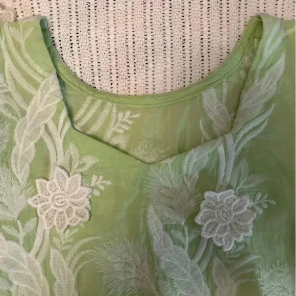3/$20. Indian tunic green with floral lace applicay detail side slip hand made - Picture 6 of 10